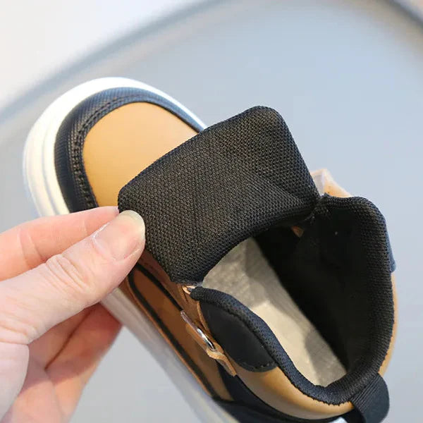 CoolKicks – Comfortable & Flexible – High-Top Sneakers