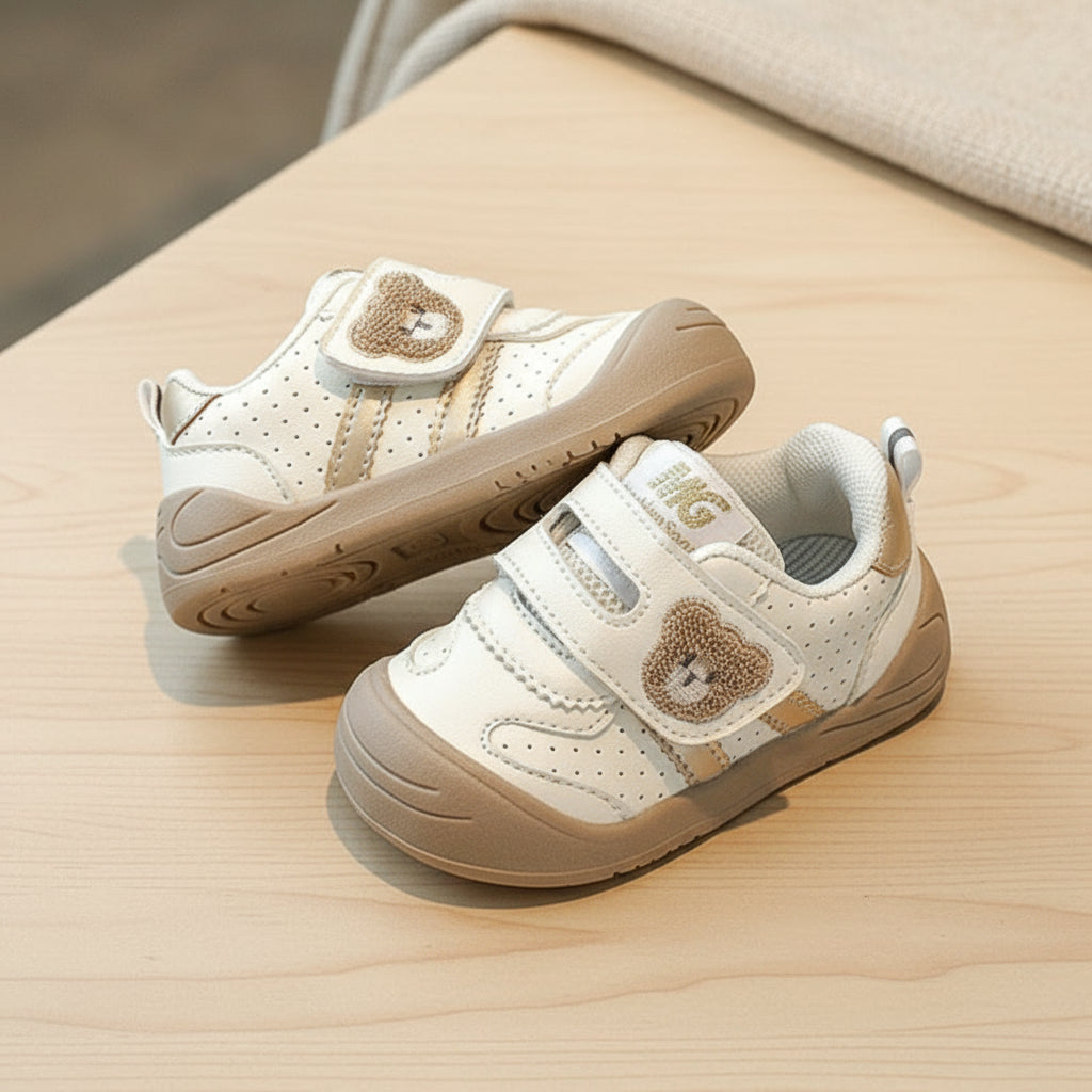 KinderMove – Sturdy & Supple - Velcro Sneakers with bear pattern