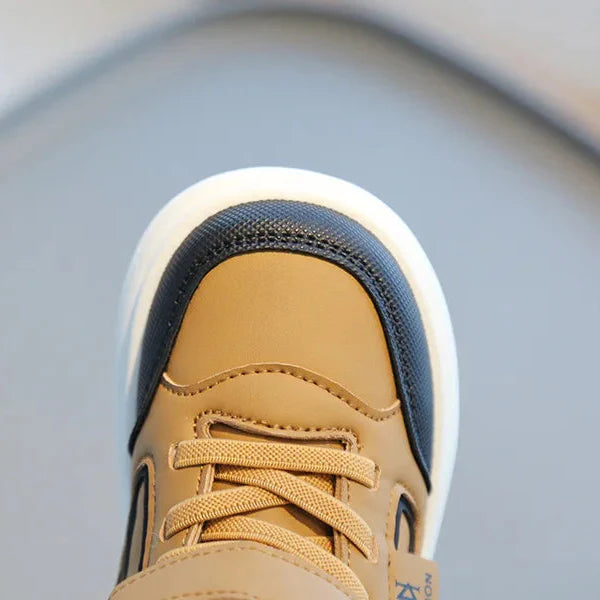 CoolKicks – Comfortable & Flexible – High-Top Sneakers