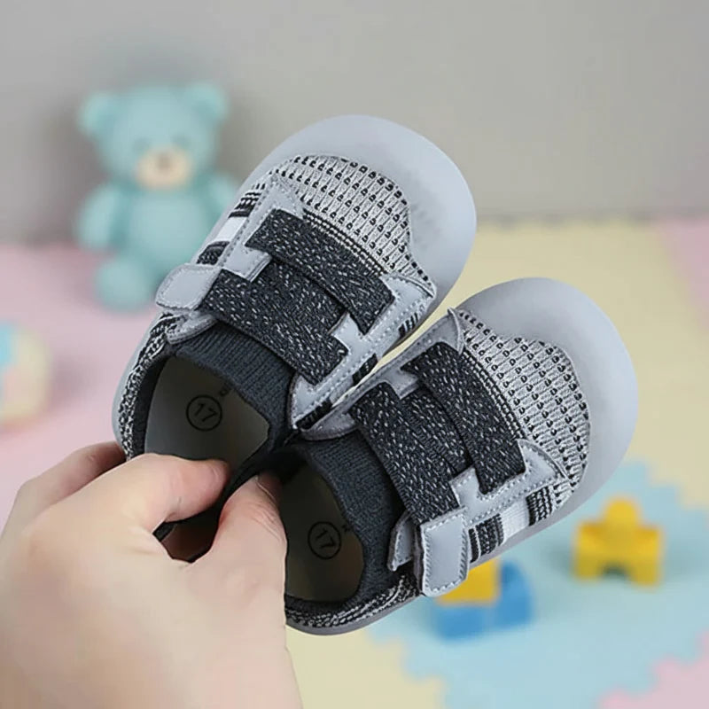 TinyRunner – Sporty & Breathable – Mesh Baby Shoes with Soft Soles