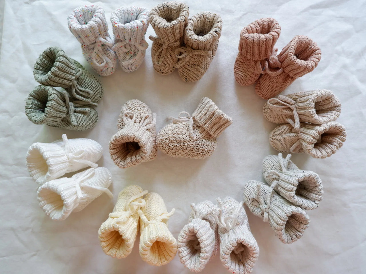 Mini Fashion™ - Warm & Stylish - Knitted Baby Slippers