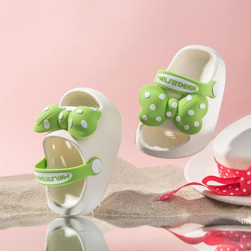 Mini Fashion – Cheerful & Safe - Polka Beach Slippers