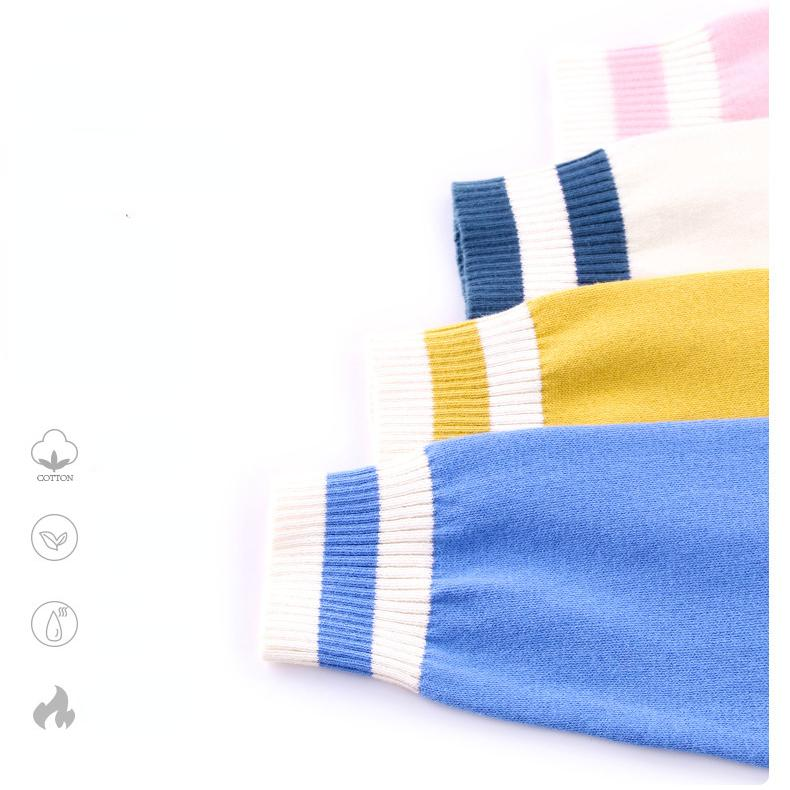 CozziWear – Warm & Trendy – Knitted Cardigan with Bears
