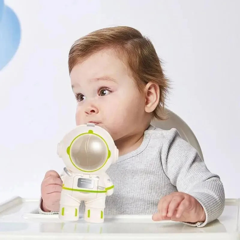 SpaceBot – Cool & Handy – Astronaut Drinking Cup