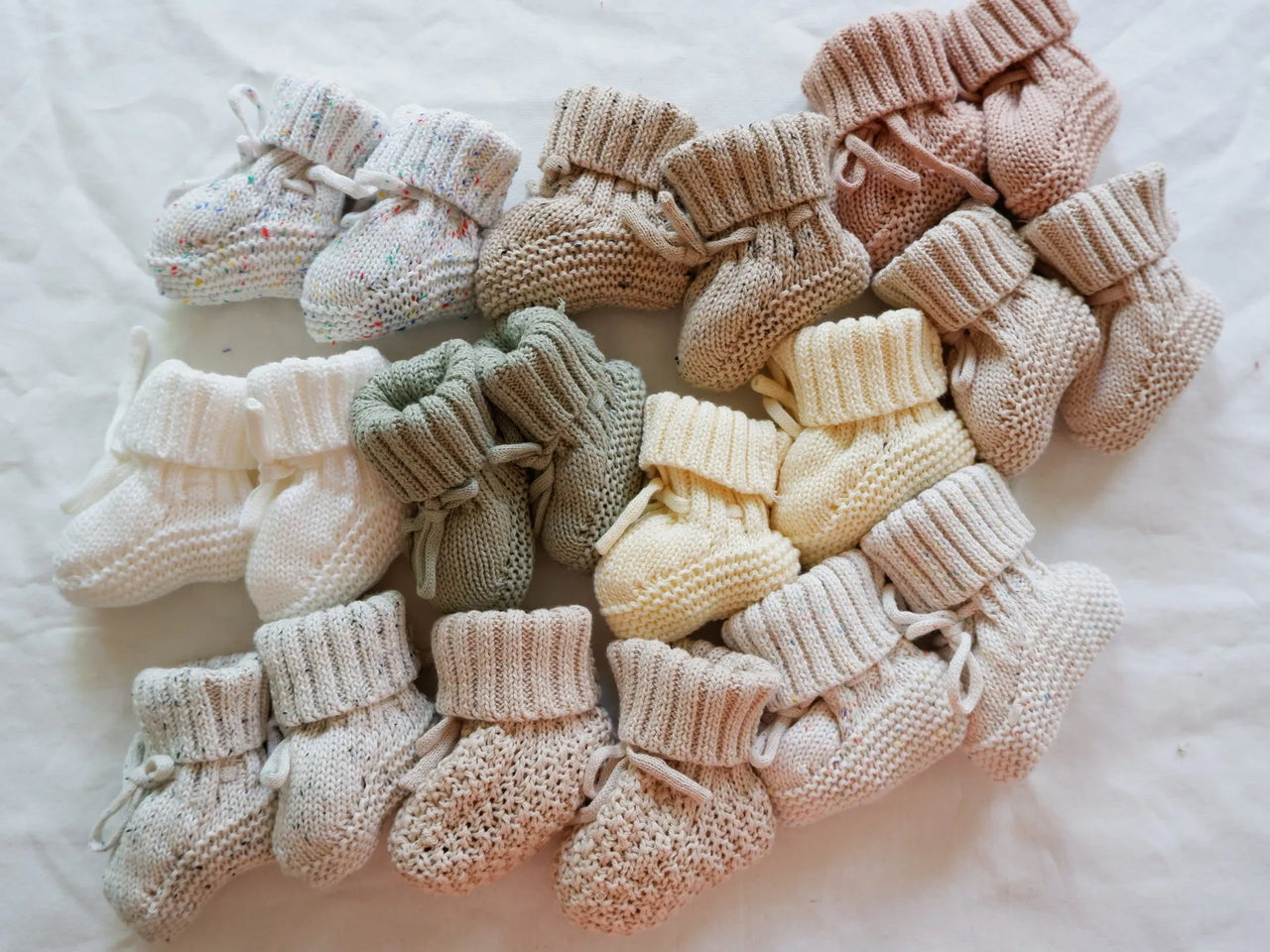 Mini Fashion™ - Warm & Stylish - Knitted Baby Slippers
