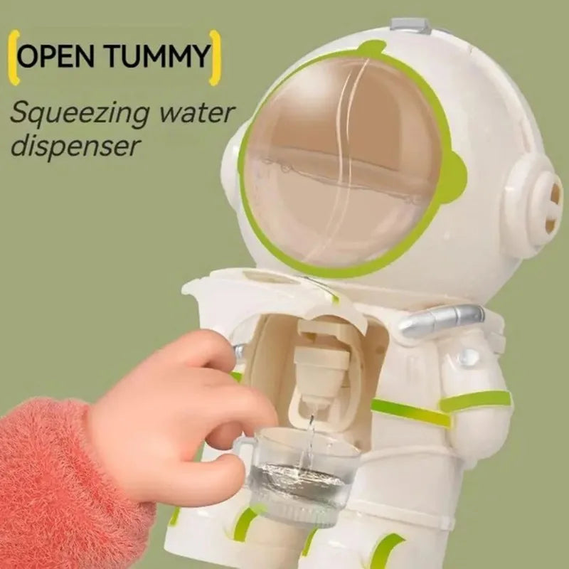 SpaceBot – Cool & Handy – Astronaut Drinking Cup
