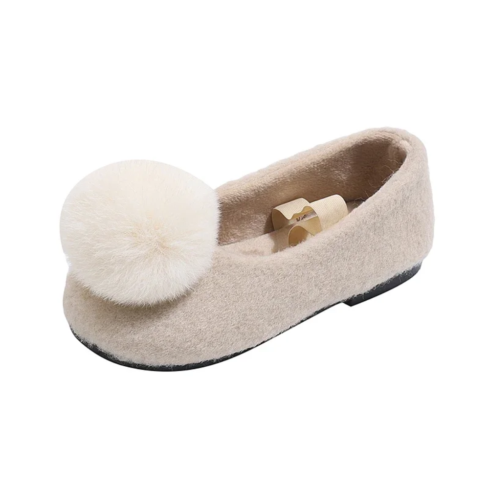 SoftSteps –  Warm & Soft – Girls' Shoes with a Plush Pom-Pom