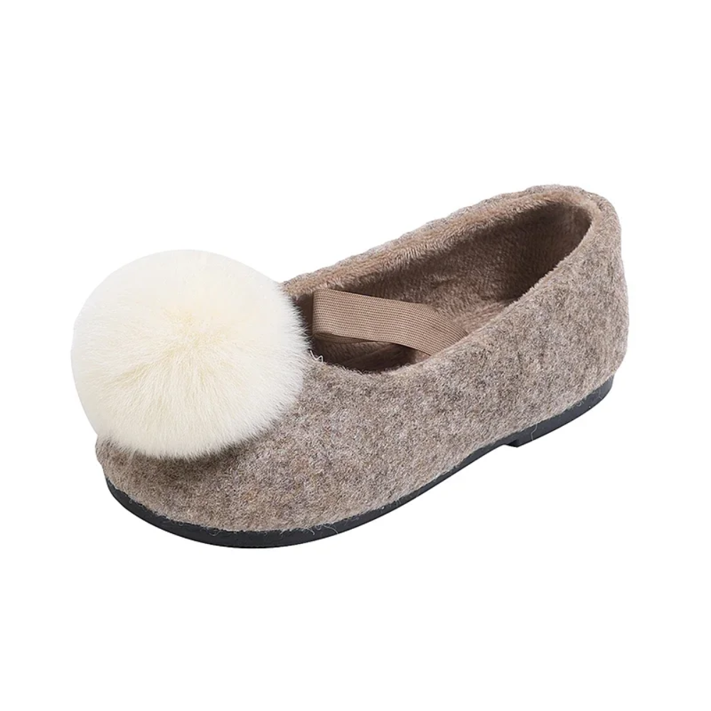 SoftSteps –  Warm & Soft – Girls' Shoes with a Plush Pom-Pom
