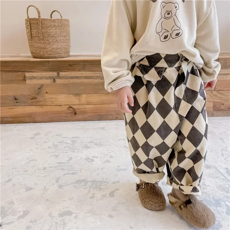 RetroBloom – Comfortable & Playful – Kids' Pants with an Argyle Pattern