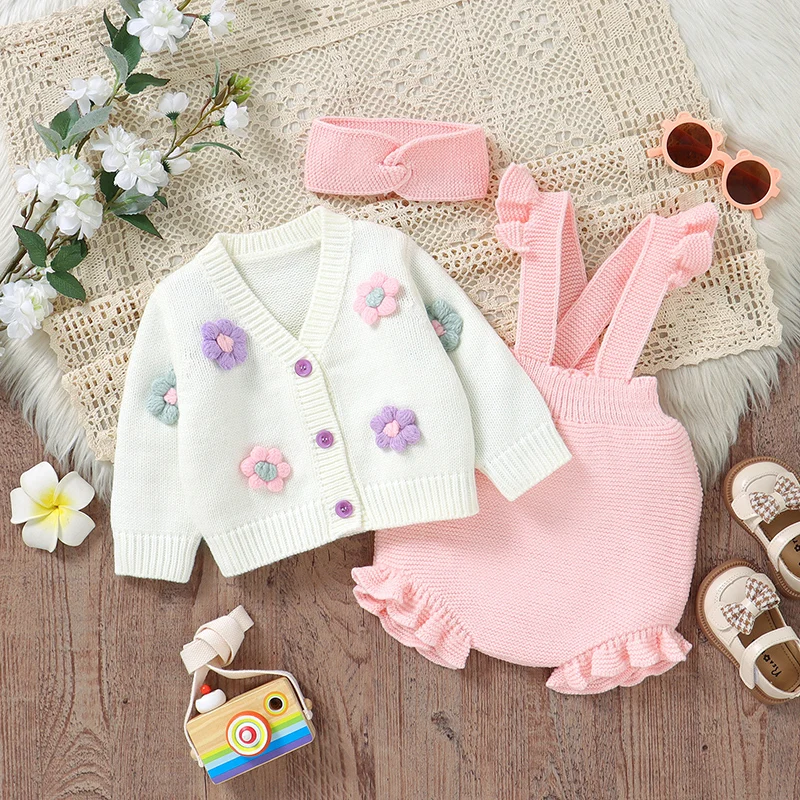 FloraKnit – Soft & Cute – Baby Outfit with Cardigan, Overalls, and Headband