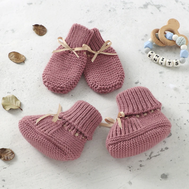 Booties & Mittens – Soft & Warm – Gloves and Booties Set