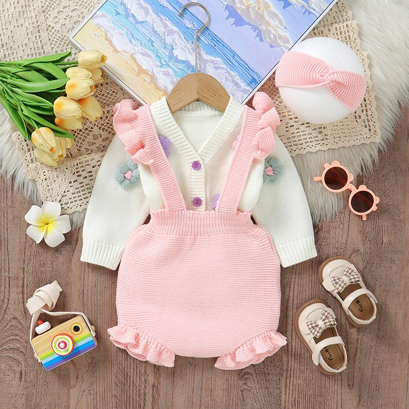 FloraKnit – Soft & Cute – Baby Outfit with Cardigan, Overalls, and Headband