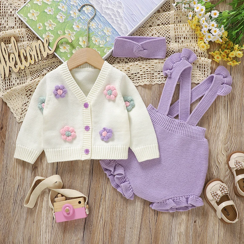 FloraKnit – Soft & Cute – Baby Outfit with Cardigan, Overalls, and Headband