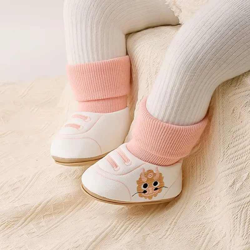 LittleCloud – Cozy & Practical – Warm Baby Shoes with High Socks