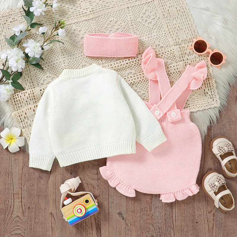FloraKnit – Soft & Cute – Baby Outfit with Cardigan, Overalls, and Headband