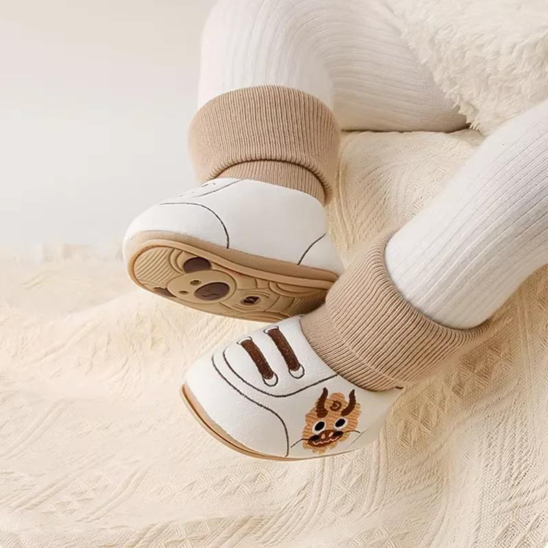LittleCloud – Cozy & Practical – Warm Baby Shoes with High Socks