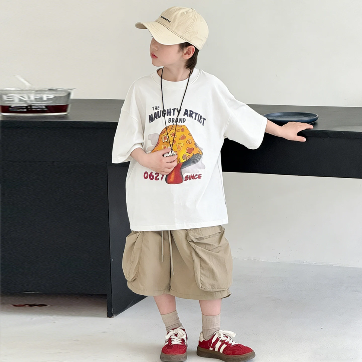 MushroomPlay – Casual & Streetwear – Oversized T-shirt with mushroom print