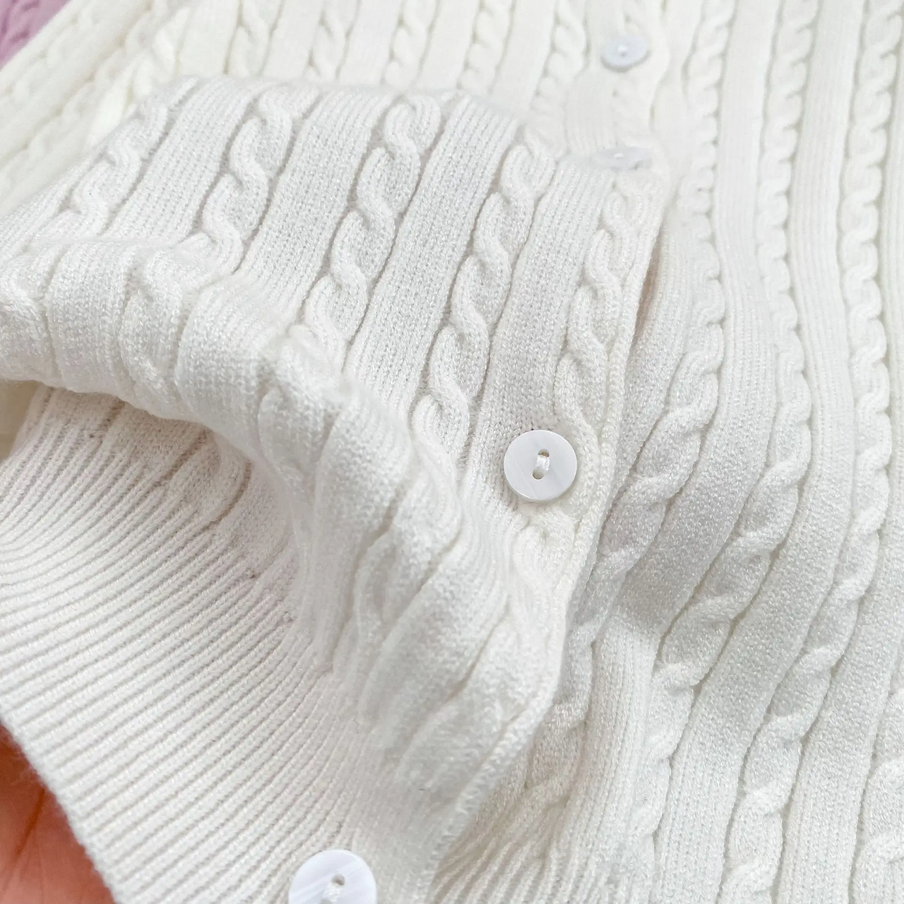 CozyBelle – Elegant & Warm – Knitted Cardigan with Buttons