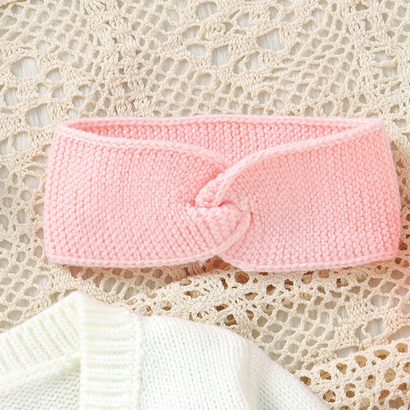 FloraKnit – Soft & Cute – Baby Outfit with Cardigan, Overalls, and Headband