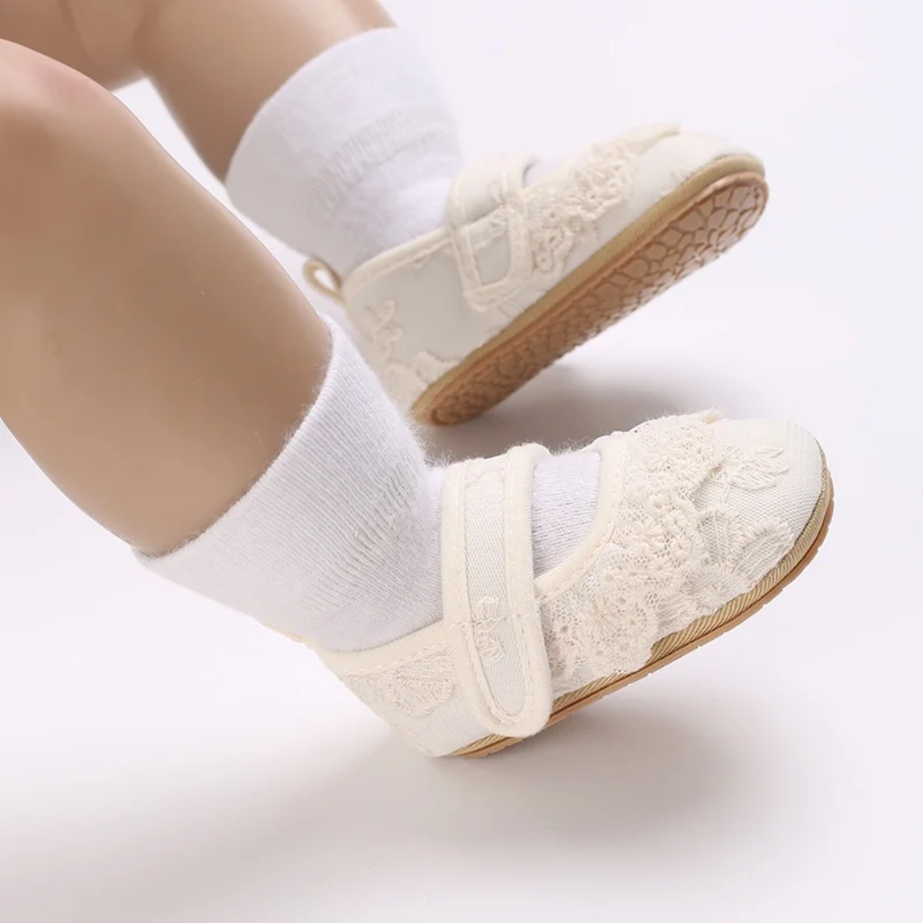 PrincessLace – Elegant & Cute – Baby Shoes with Lace and Velcro Closure