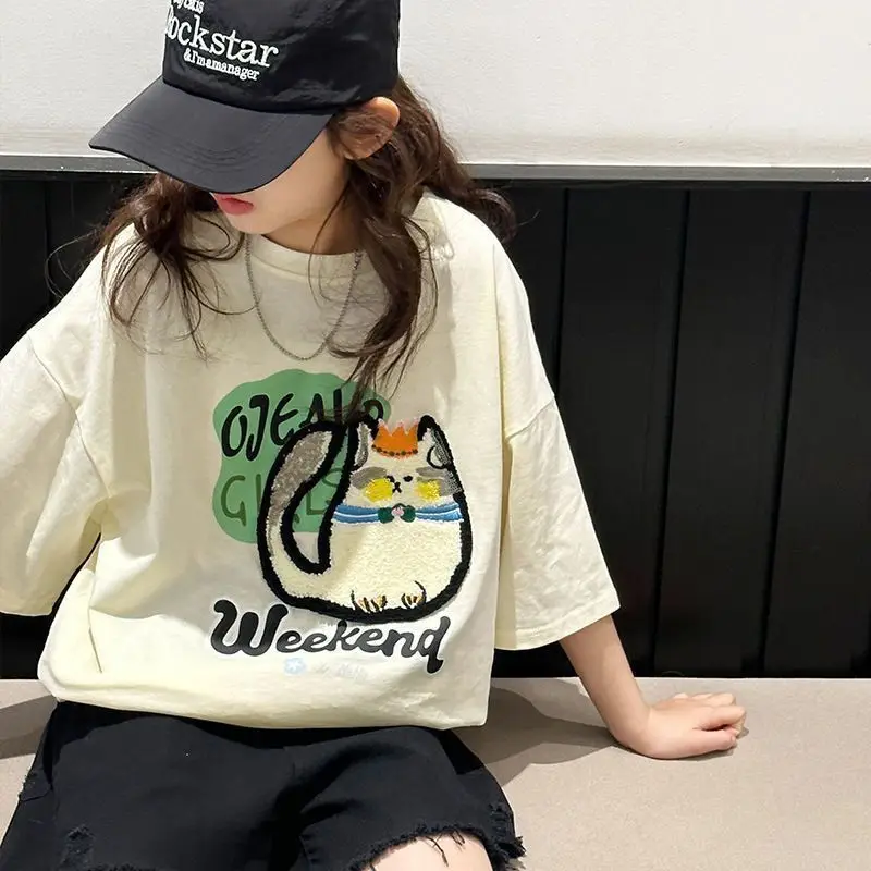 FunPaws – Playful & Stylish – Oversized T-shirt with Cat Print