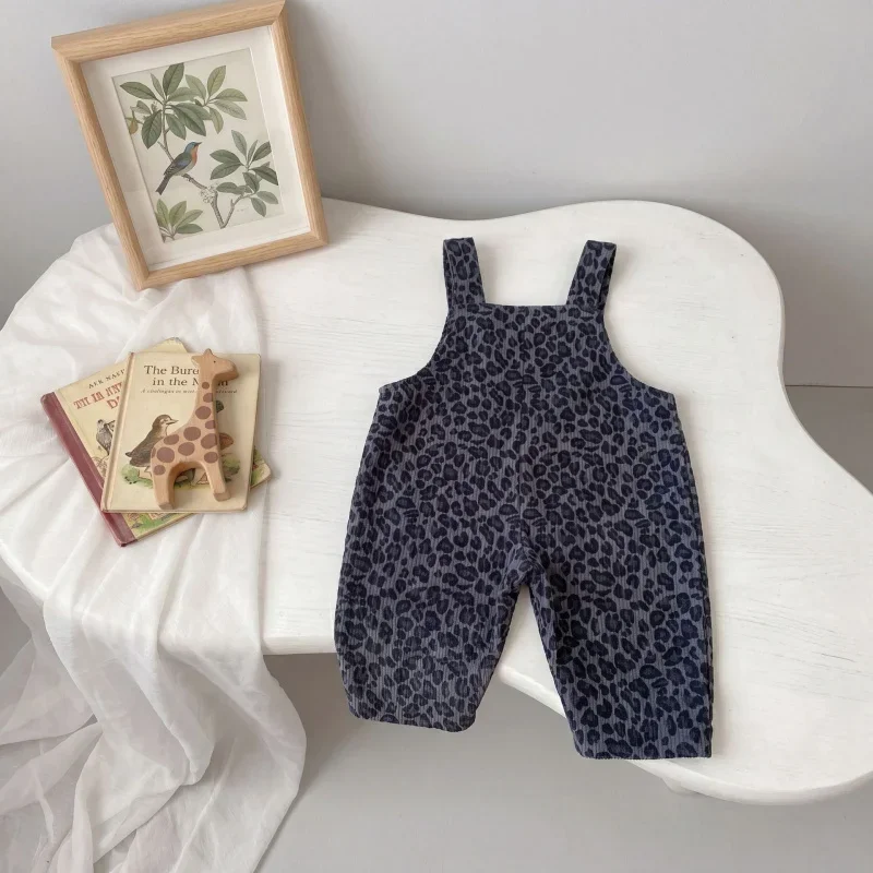 LeopardChic – Trendy & Comfortable – Girls' Overalls with Leopard Print