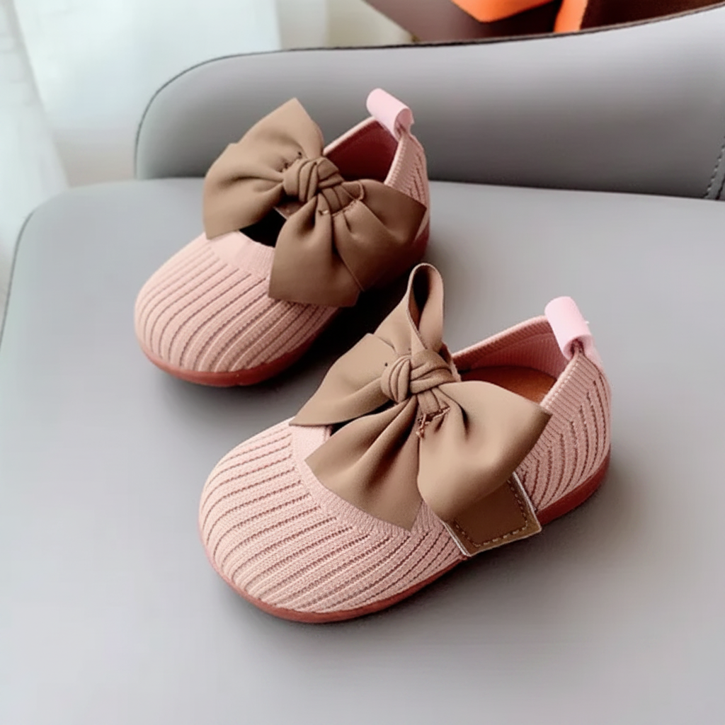 SweetBow – Cute & Practical – Knitted Baby Shoes with a Butterfly Bow