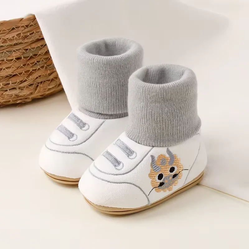 LittleCloud – Cozy & Practical – Warm Baby Shoes with High Socks