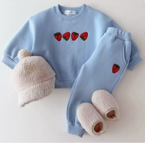 Mini Fashion™ - Strawberry Sweater