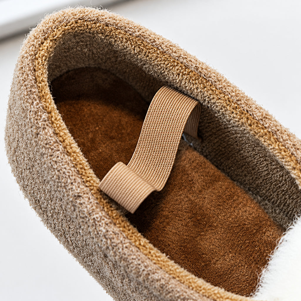 SoftSteps –  Warm & Soft – Girls' Shoes with a Plush Pom-Pom