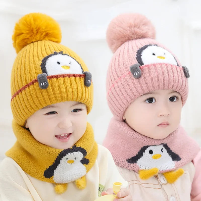 Mini Fashion™ - Cute Penguin Design - Kids Hat & Scarf