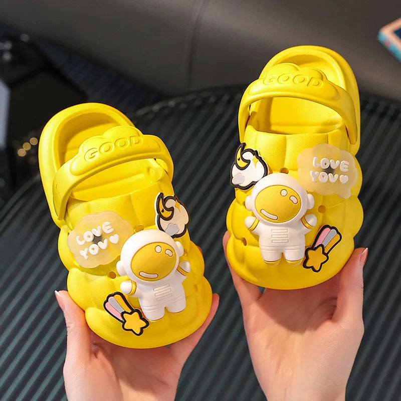 Mini Fashion™ - Fun Astronaut Design - Kids Slippers