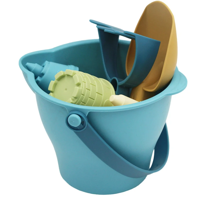 Beach Bucket Set™ – Sensory Summer Game - Beach bucket with accessories